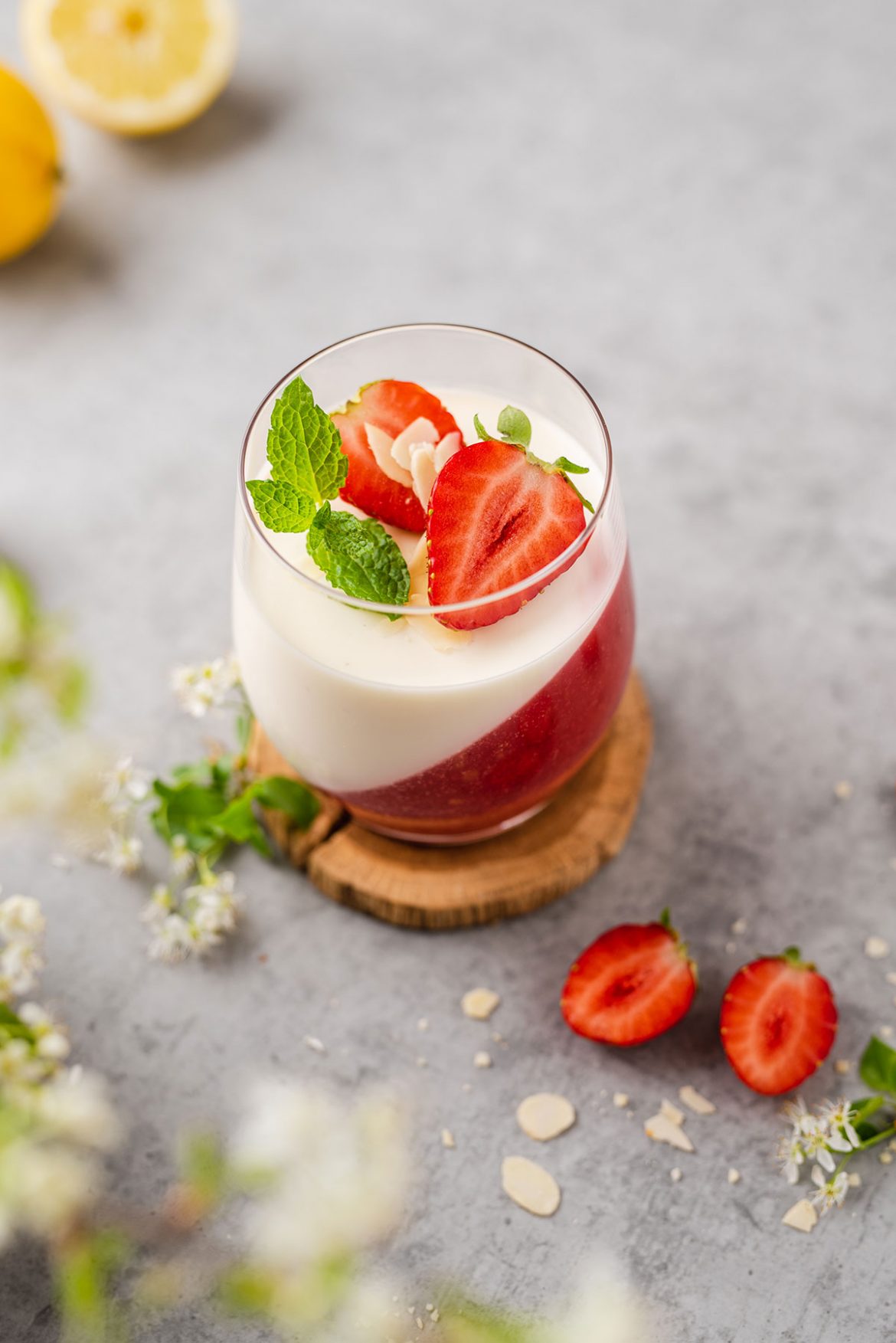 Grietininė panakota su braškėmis