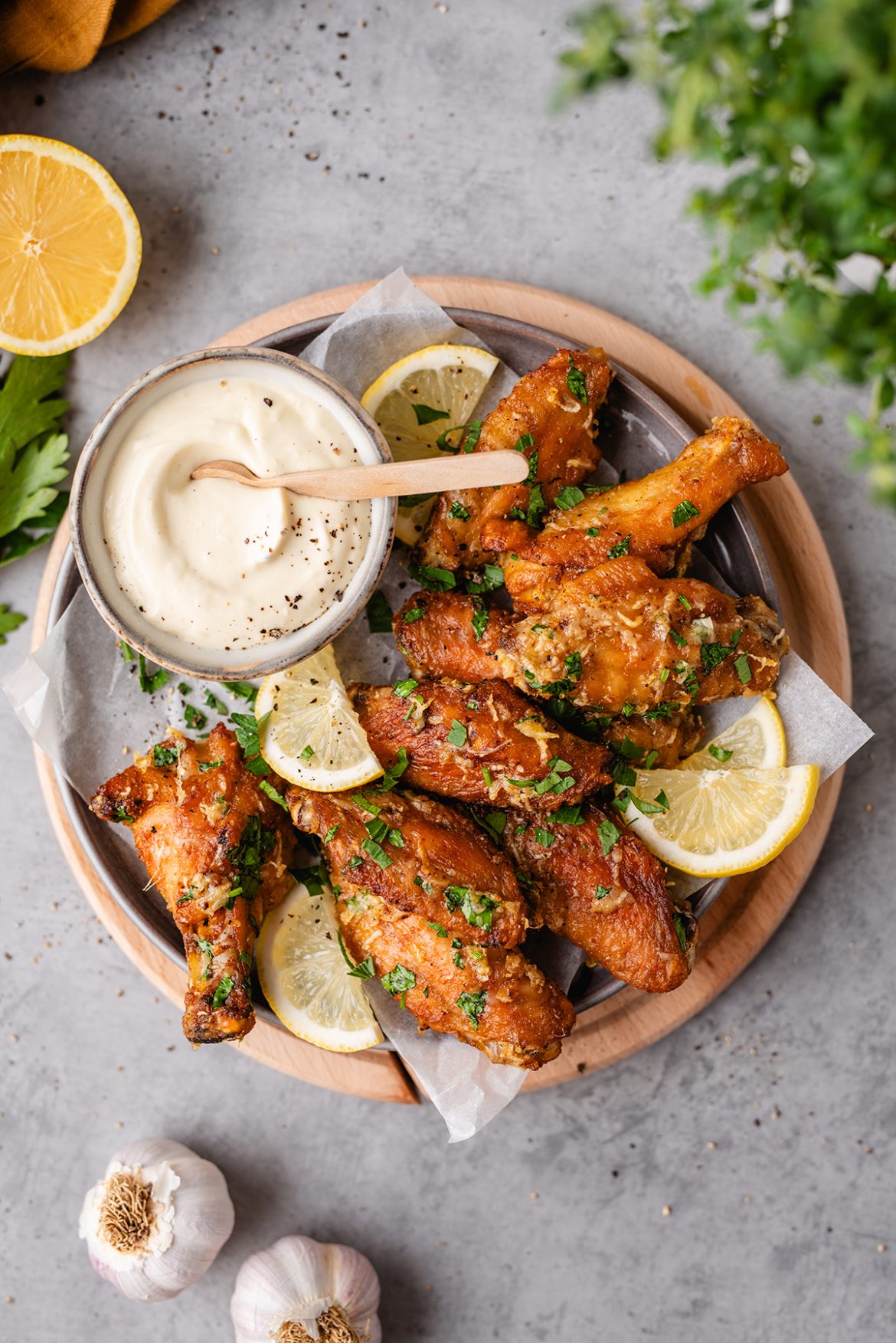 Česnakiniai-citrininiai vištienos sparneliai