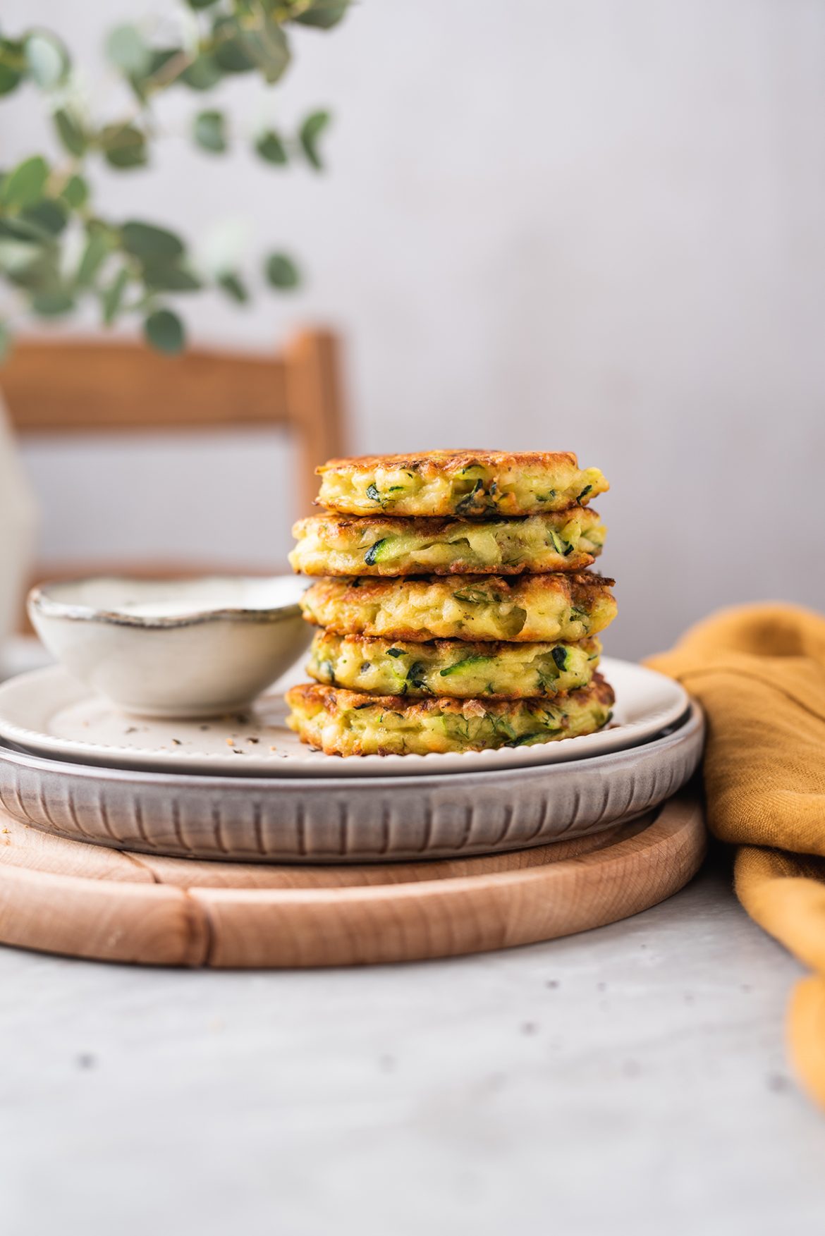 Cukinijų ir halumio sūrio blyneliai