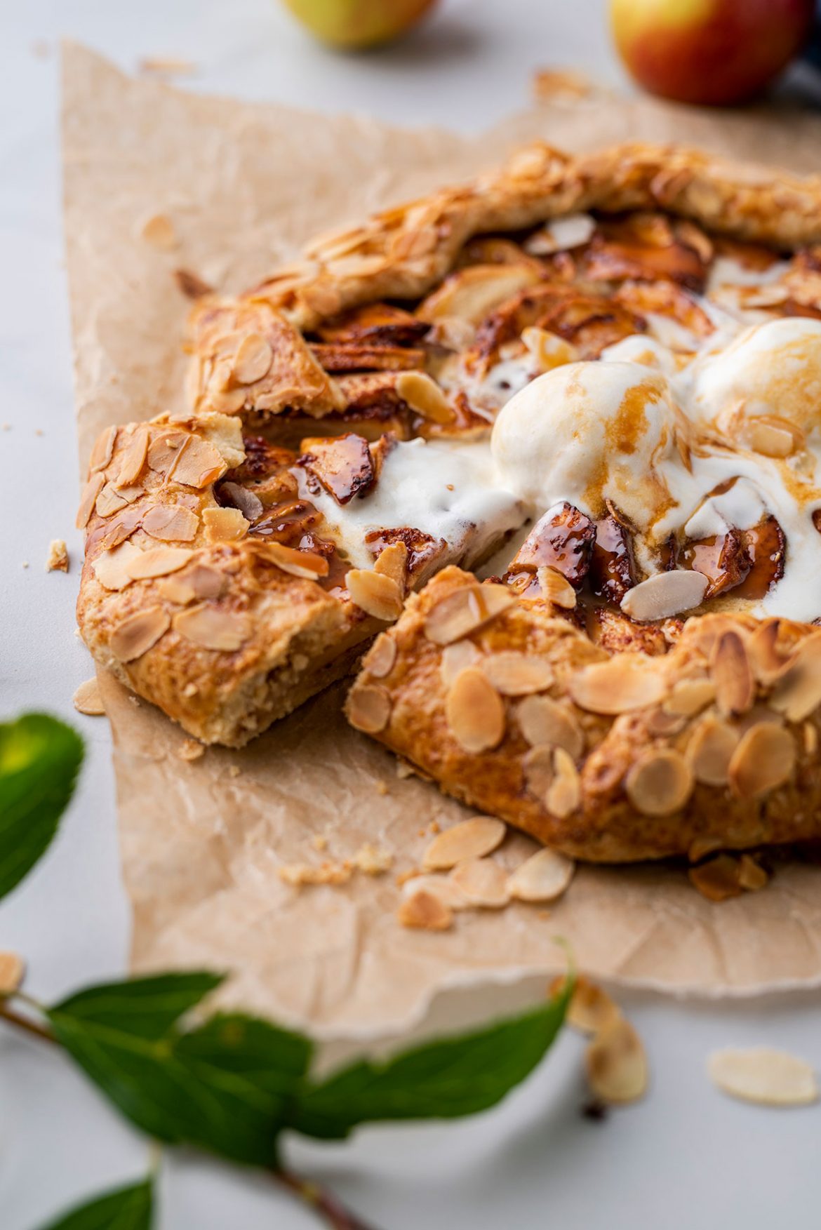 Galetė su obuoliais ir karamele