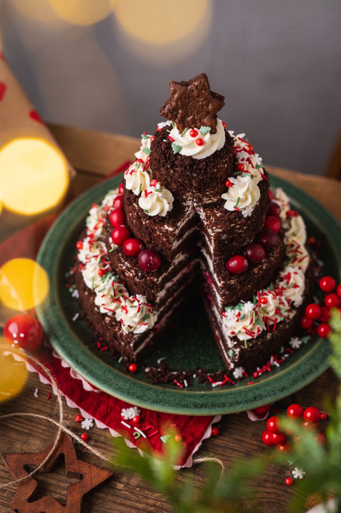 Kalėdinis juodojo miško tortas „Eglutė“