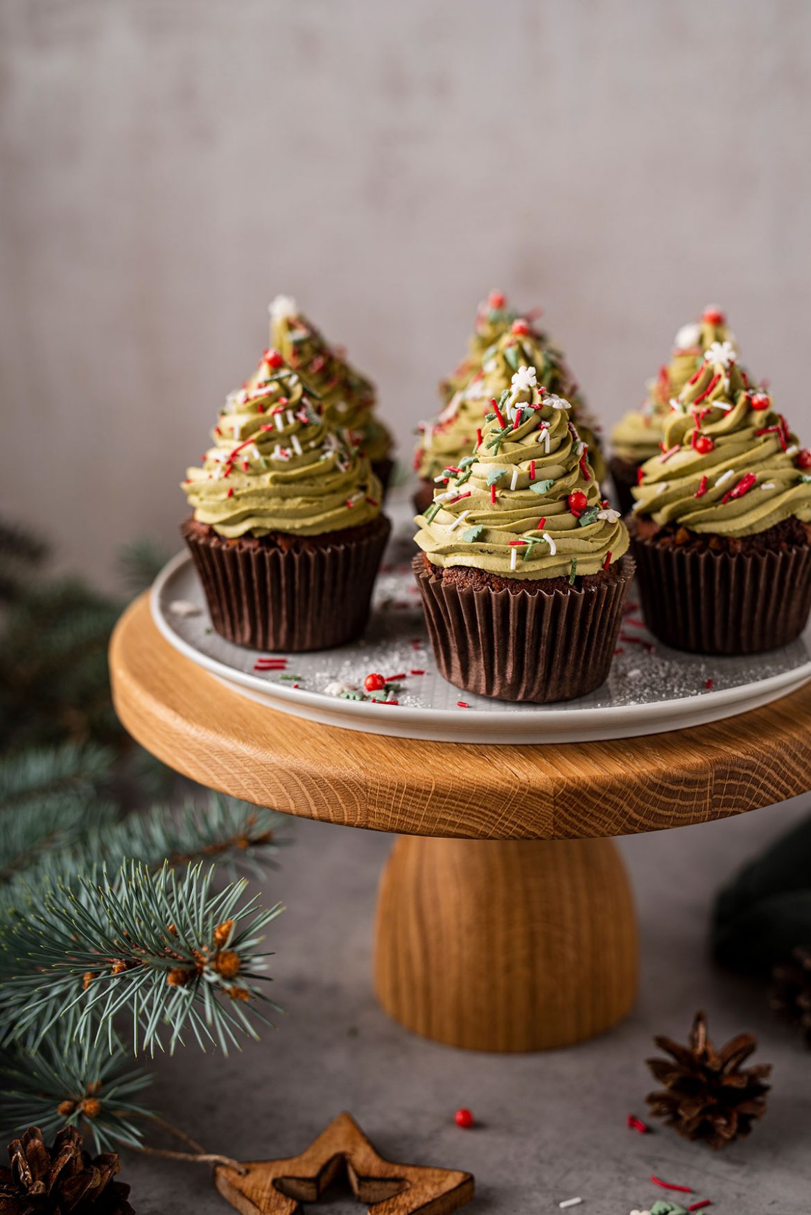 Kalėdiniai šokoladiniai keksiukai – eglutės