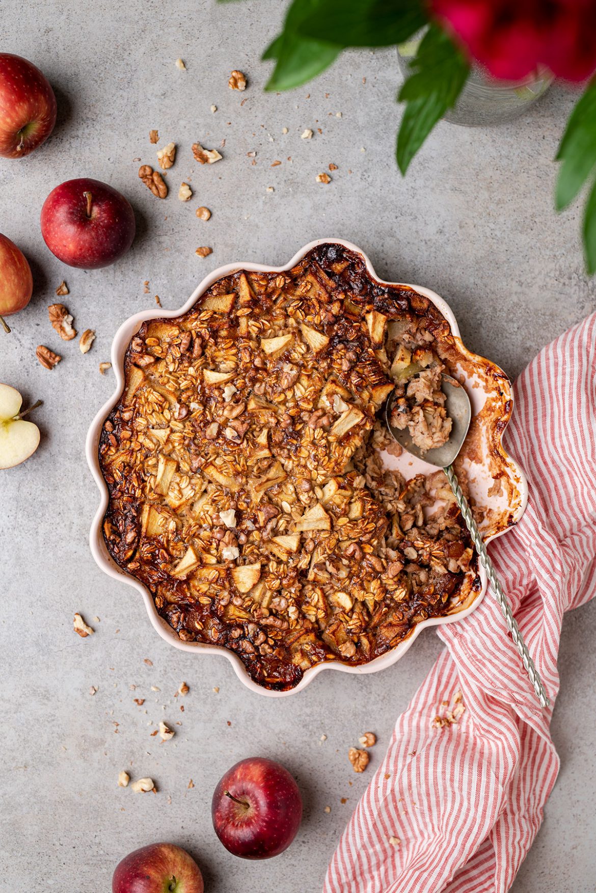 Kepta avižinė košė su obuoliais