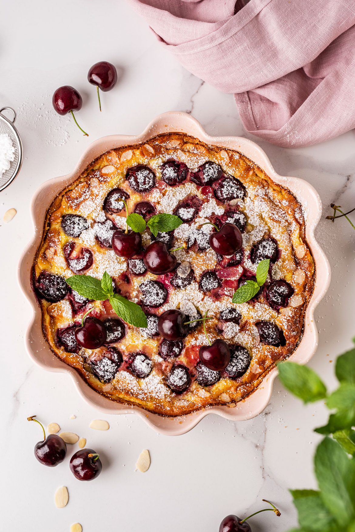 Klafutis su vyšniomis (trešnėmis)