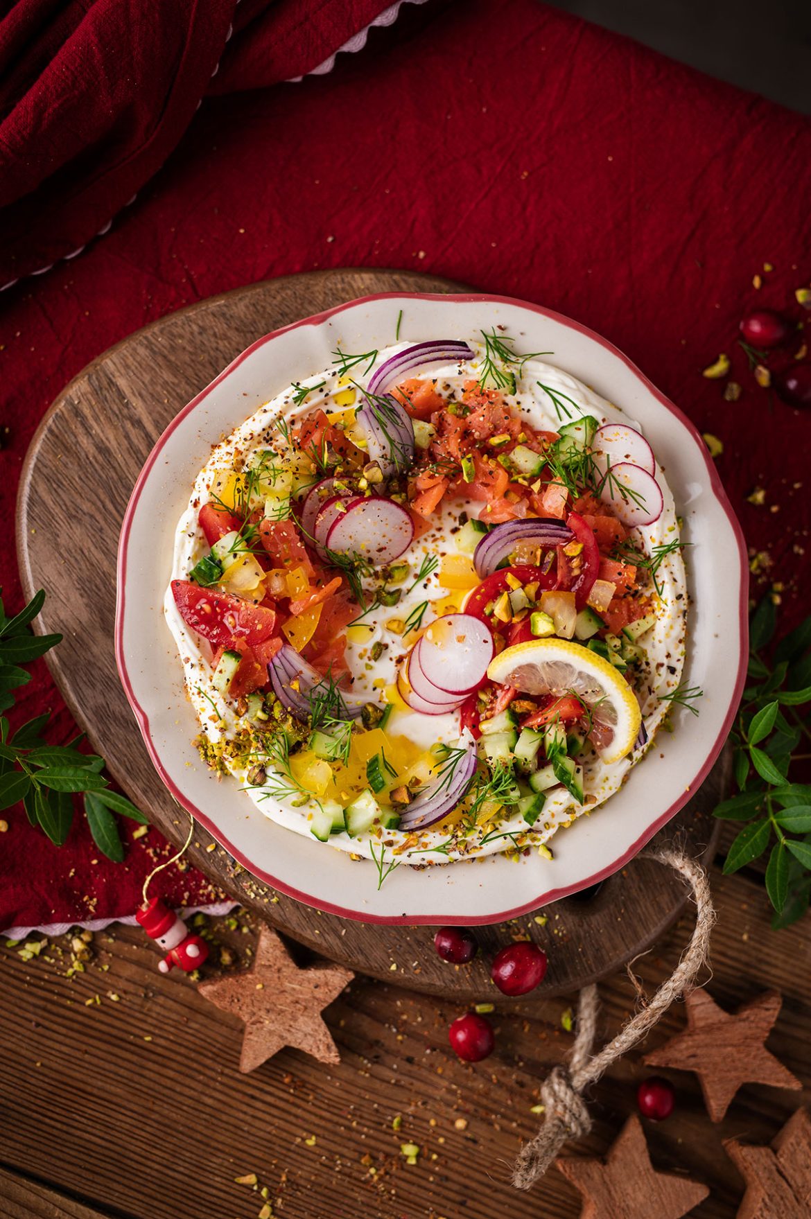 Kreminio sūrio užkandžių lėkštė