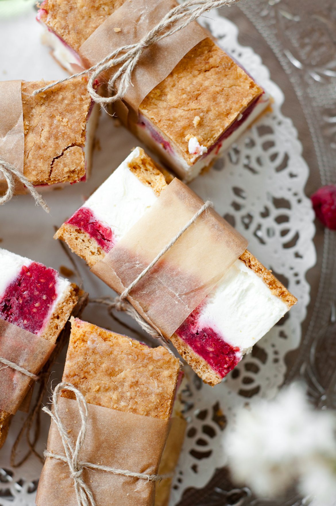 Ledų sumuštiniai su avietėmis