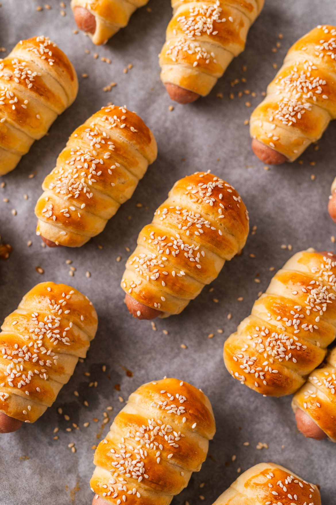 Mielinės bandelės su dešrelėmis – žingsnis po žingsnio