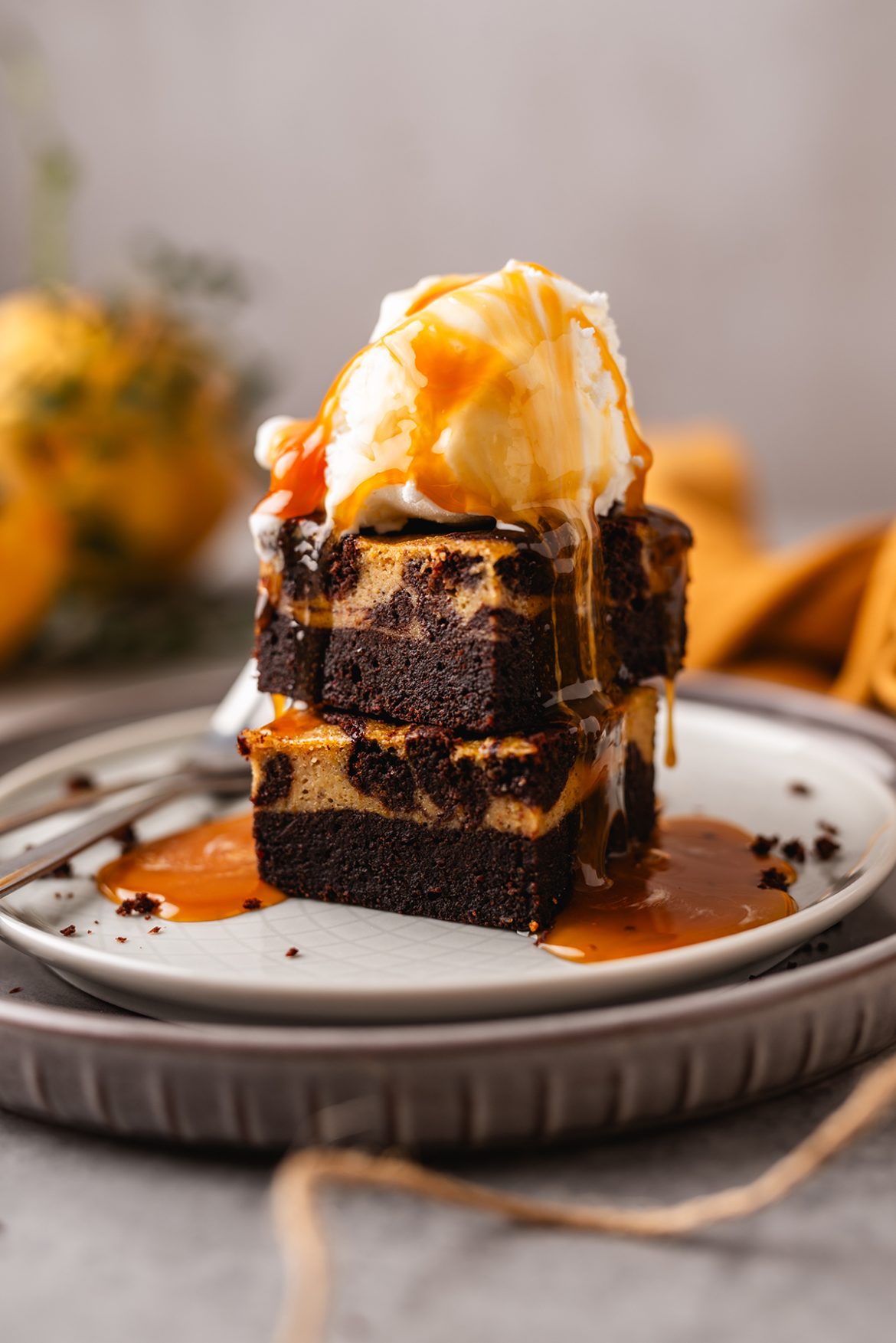 Šokoladainis su moliūginiu kreminio sūrio sluoksneliu