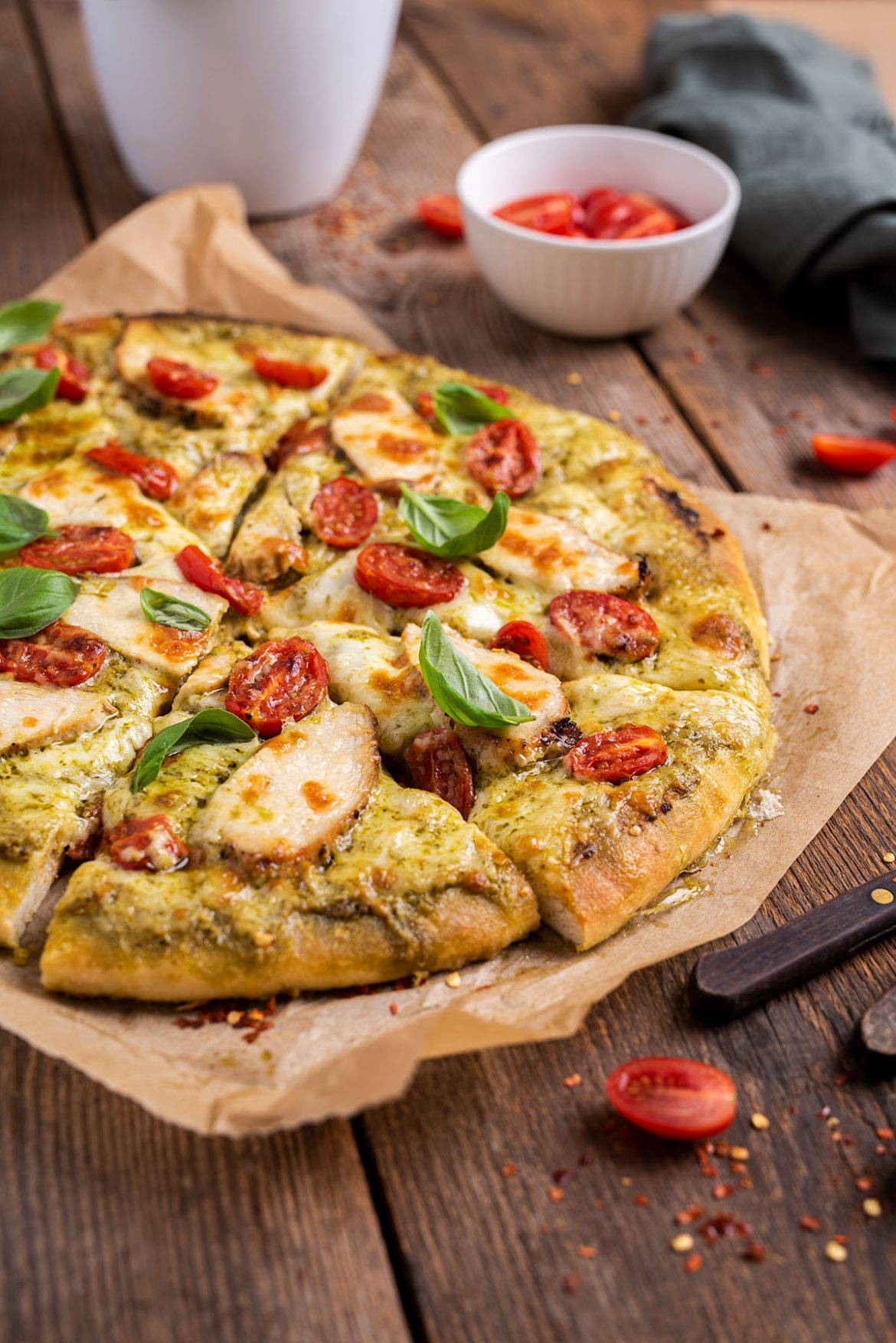 Pica su pesto padažu ir vištiena