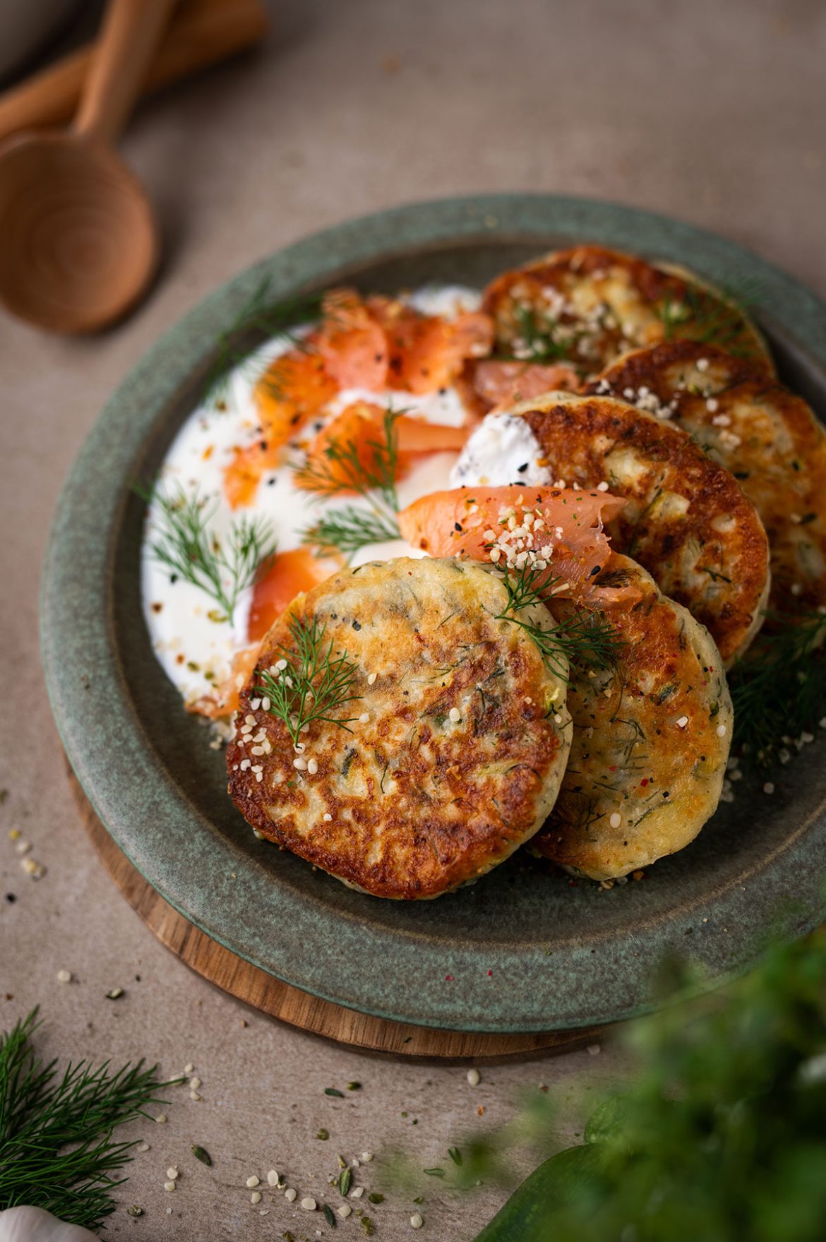 Pikantiški varškėčiai su cukinijomis ir sūriu