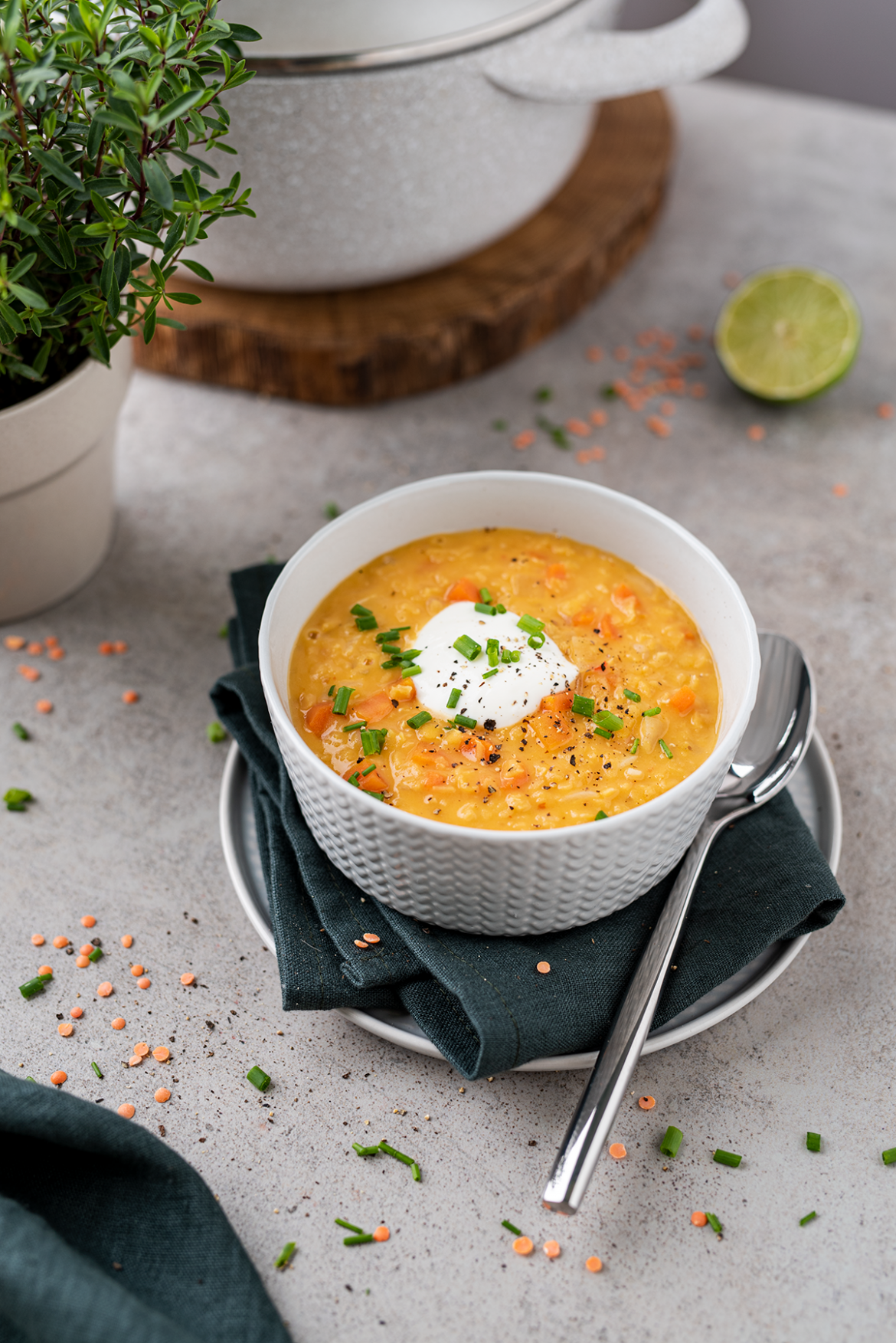 Tiršta raudonųjų lęšių sriuba su kokosų pienu