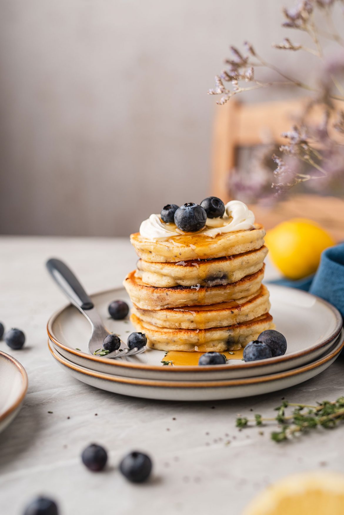 Rikotos blyneliai su šilauogėmis