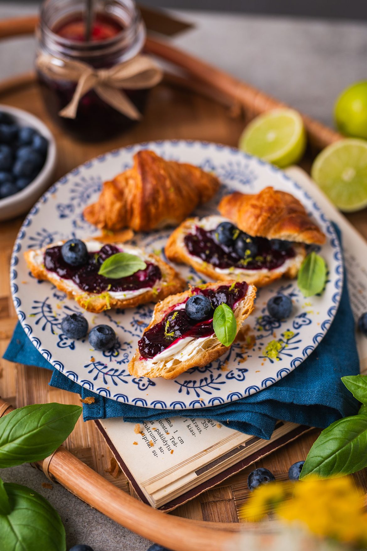Šilauogių, žaliųjų citrinų ir bazilikų džemas