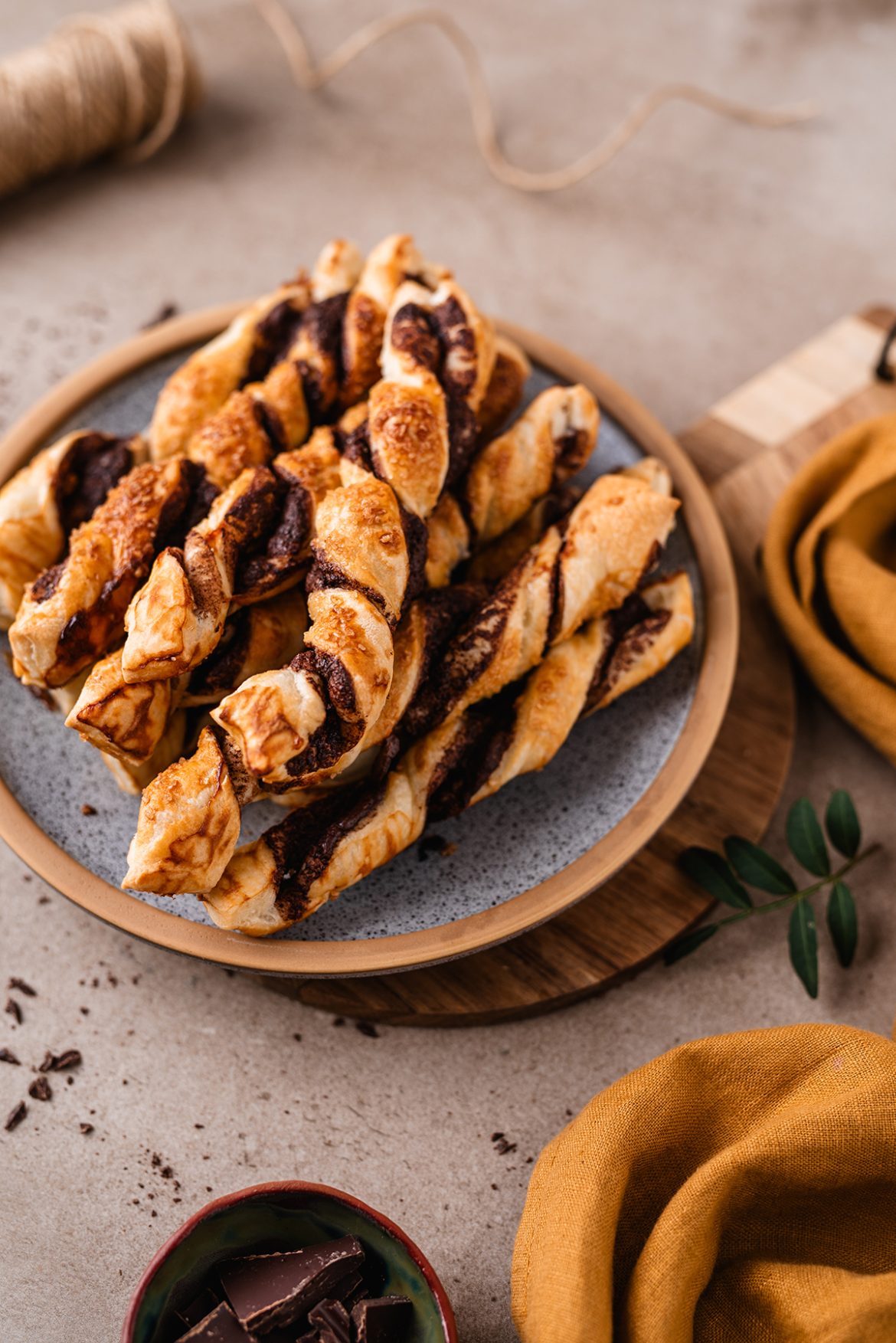 Šokoladiniai sluoksniuotos tešlos sukučiai