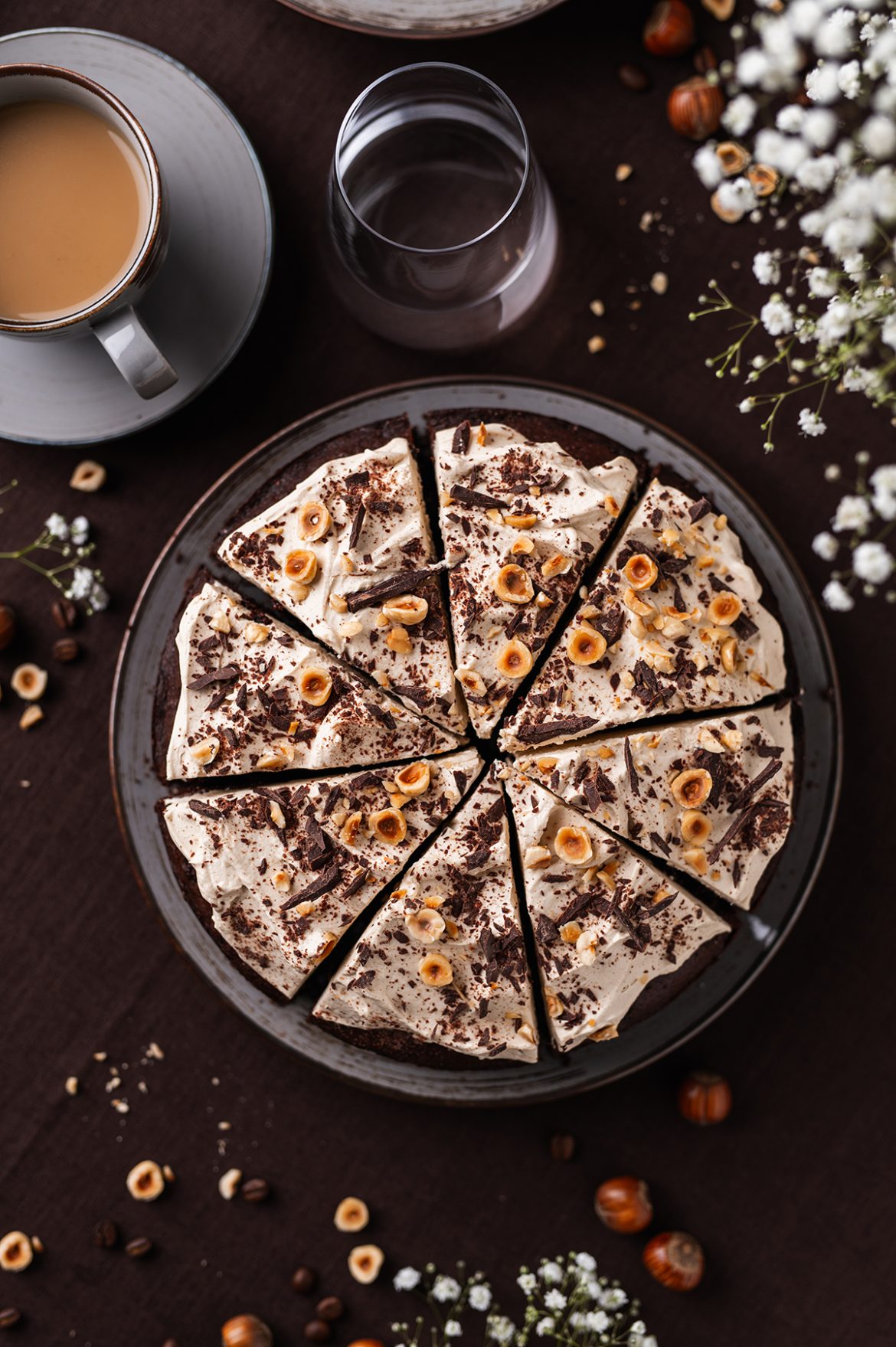 Šokoladinis kavos pyragas su kavos kremu