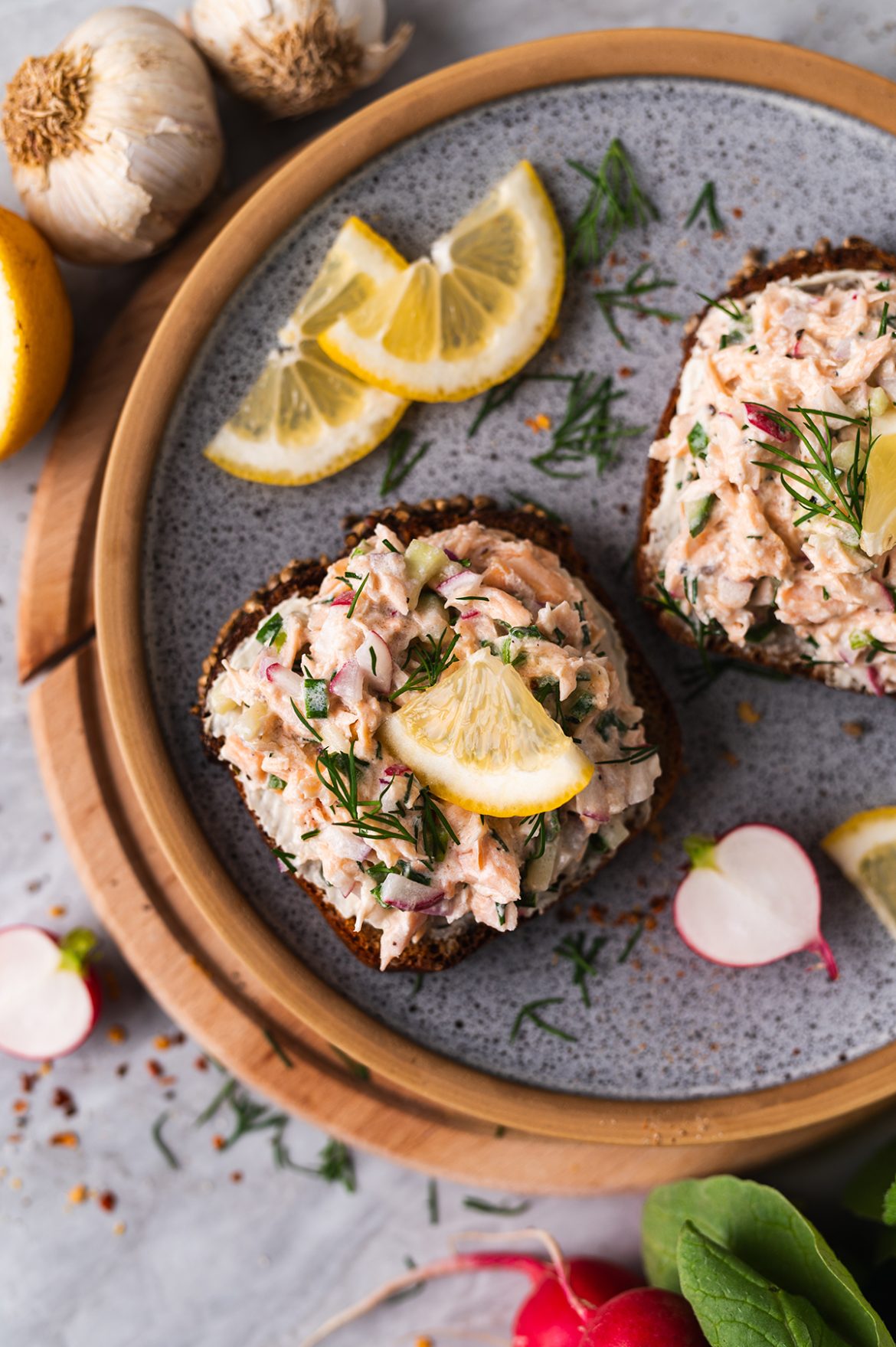 Sumuštiniai su lašišos užtepėle