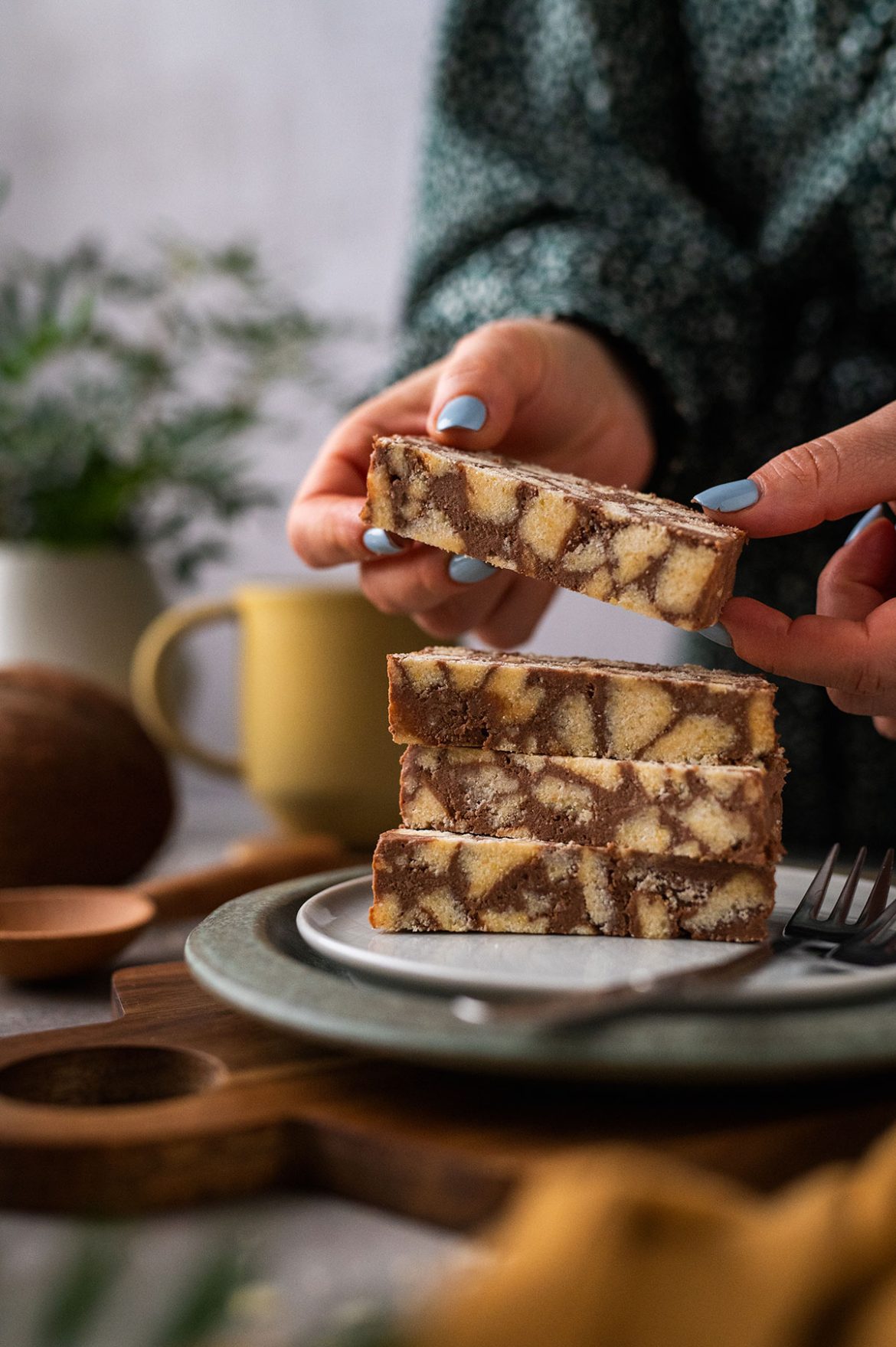 Tinginys su naminiais migdoliniais-kokosiniais sausainiais