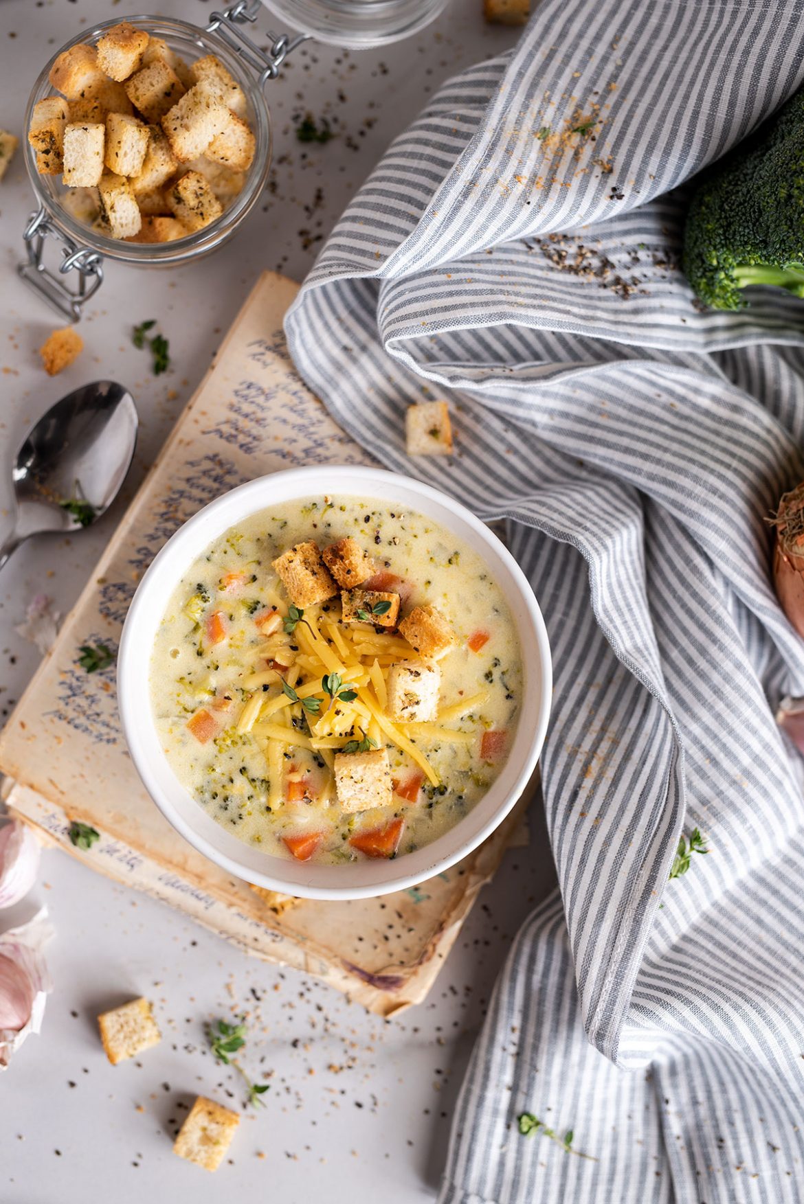 Tiršta brokolių sriuba su sūriu