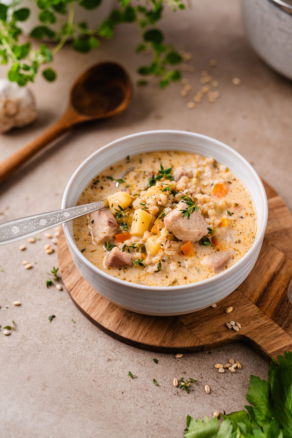 Tiršta šamo plėšiko ir perlinių kruopų sriuba