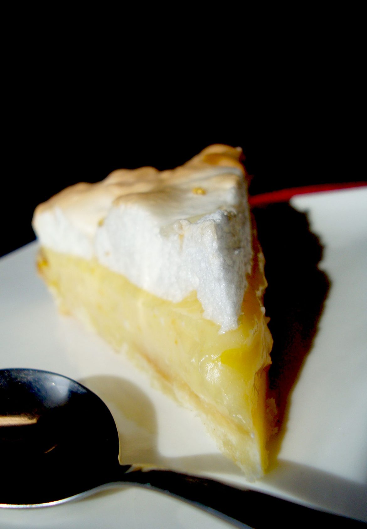 Apelsininis pyragas su morengo sluoksneliu