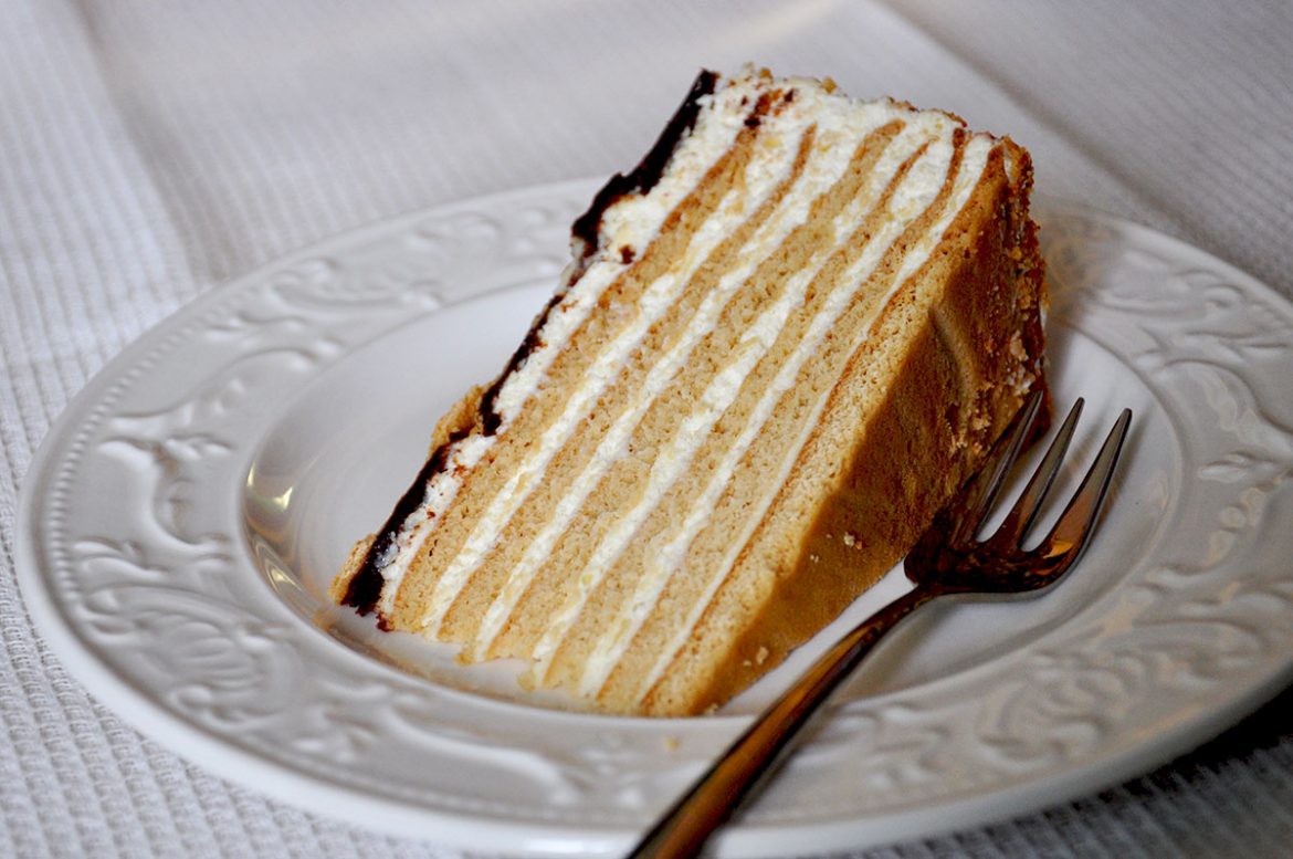 Sluoksniuotas medaus tortas. Ir „Stylish Blog Awards”