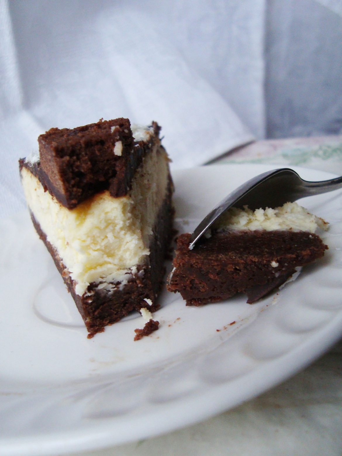 Sūrio – brownie tortas