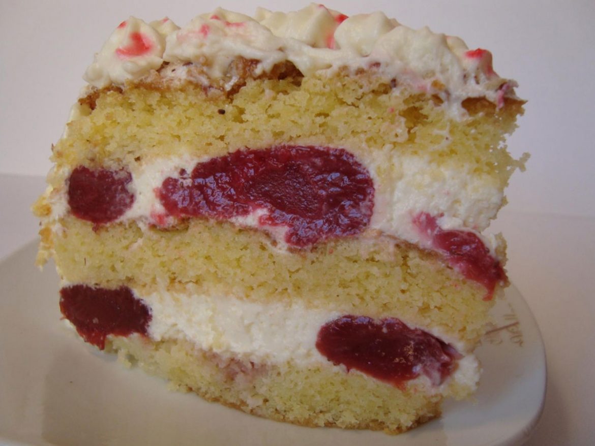 Tortas „Braškinė Svajonė”