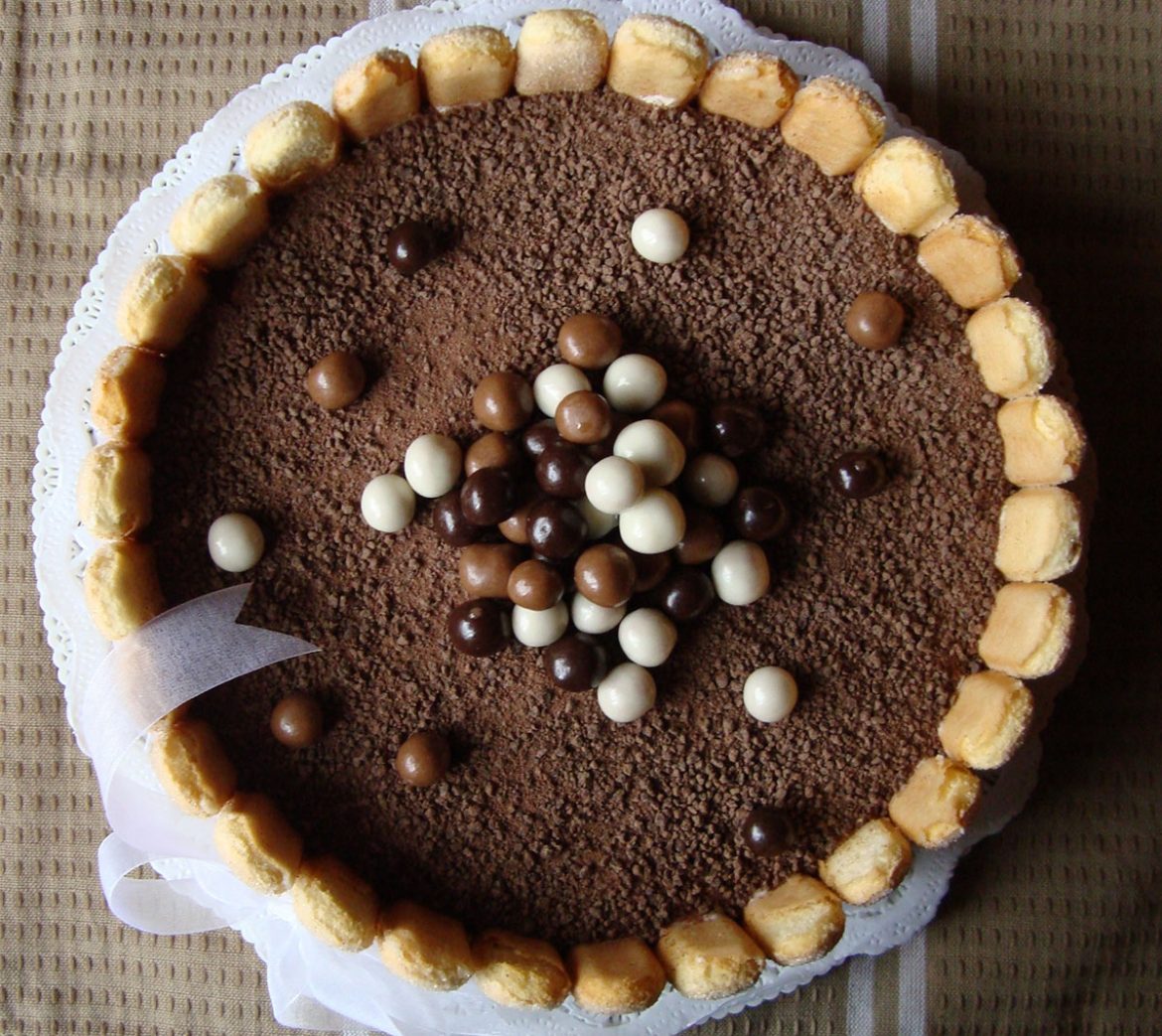 Varškės tortas su „Snickers” šokoladukais (II)
